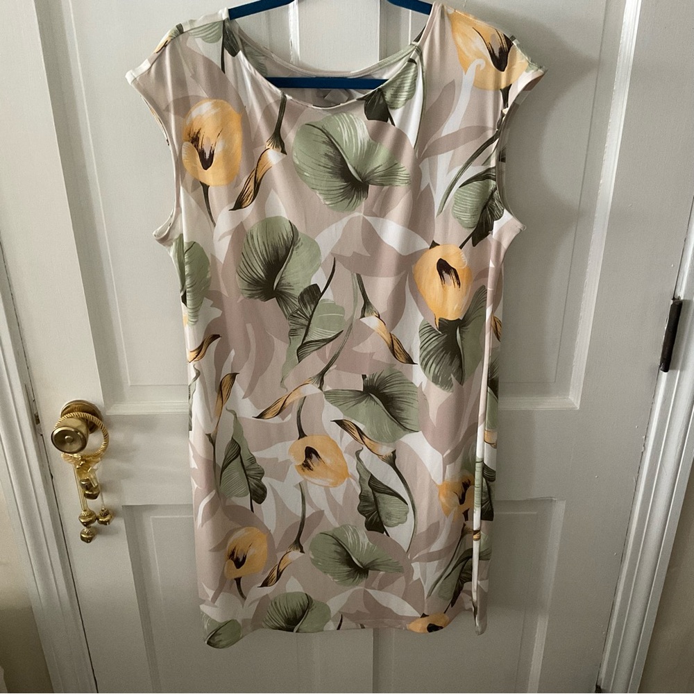 Chico's Green and Cream Floral Top
